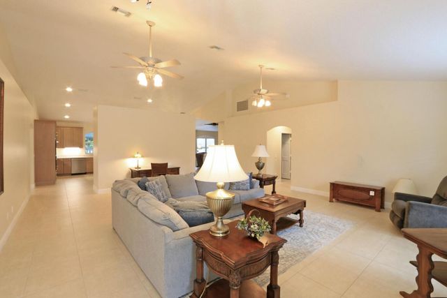2879 SE Peru Street, Port Saint Lucie, FL 34984