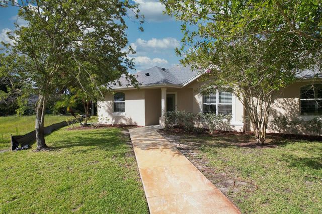 2879 SE Peru Street, Port Saint Lucie, FL 34984