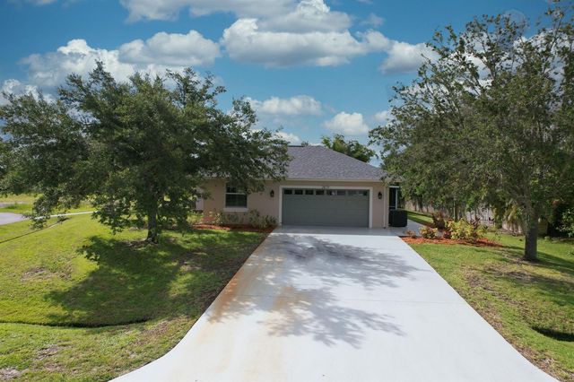 2879 SE Peru Street, Port Saint Lucie, FL 34984
