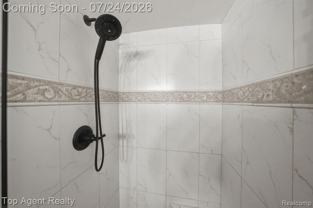43835 Coachmaker Drive, Sterling Heights, MI 48313