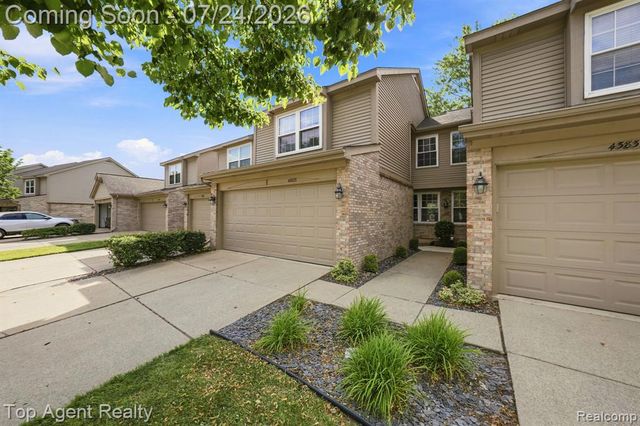 43835 Coachmaker Drive, Sterling Heights, MI 48313