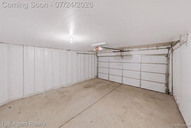 43835 Coachmaker Drive, Sterling Heights, MI 48313