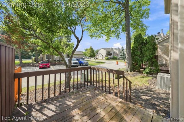 43835 Coachmaker Drive, Sterling Heights, MI 48313