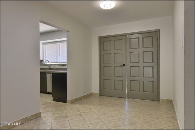 3807 WAYMORE Drive, El Paso, TX 79902
