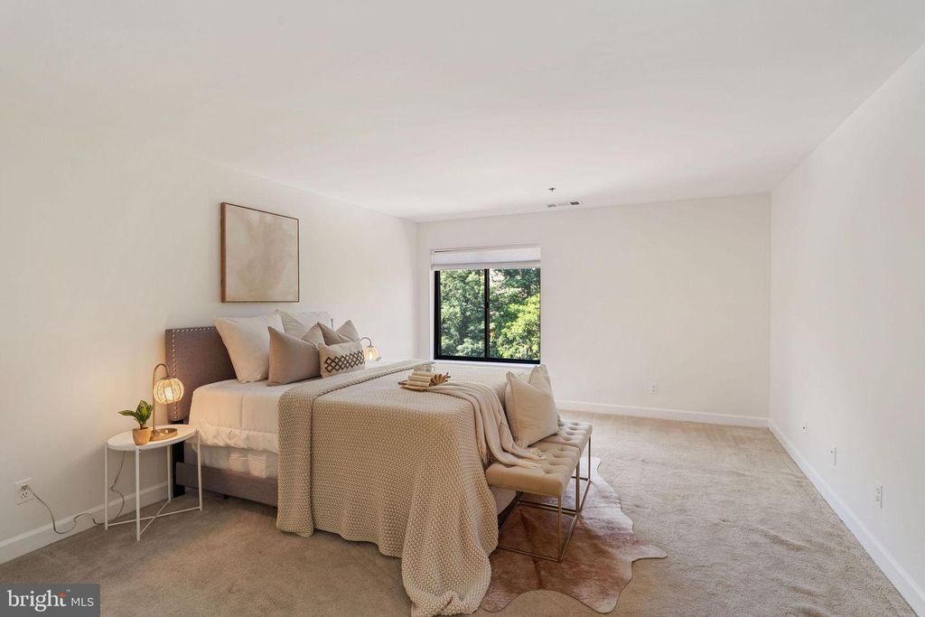 Image 15 of property listing at 3 SOUTHERLY CT #505, Towson, MD 21286