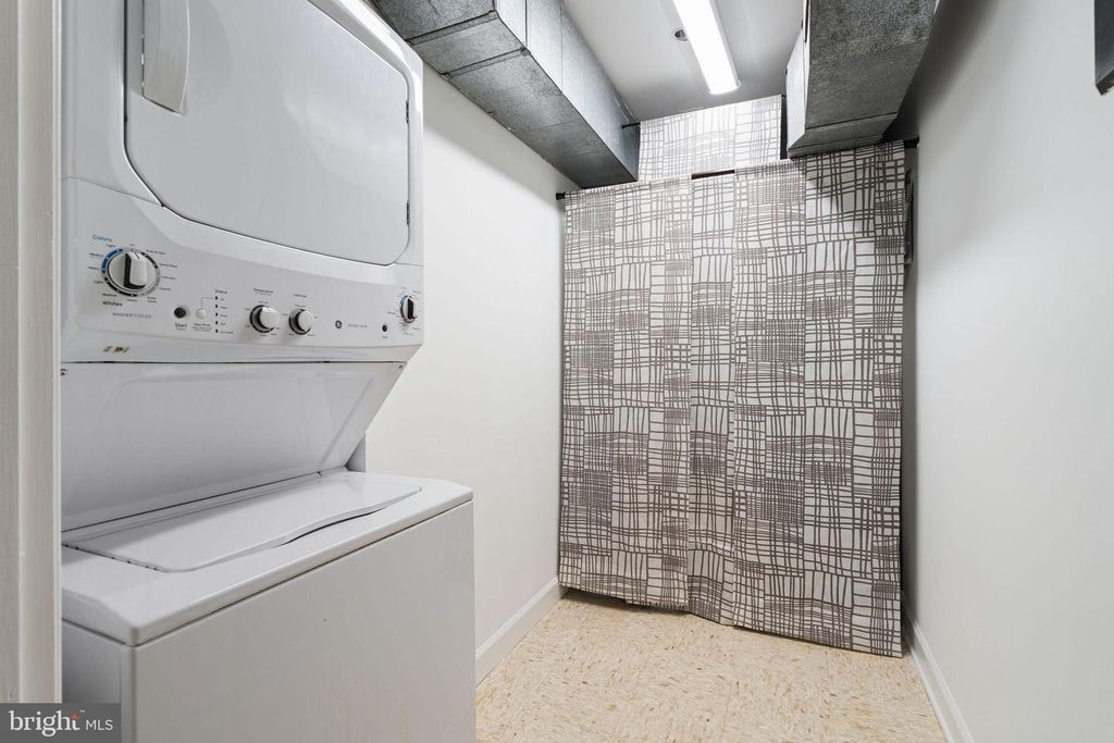 Image 21 of property listing at 3 SOUTHERLY CT #505, Towson, MD 21286