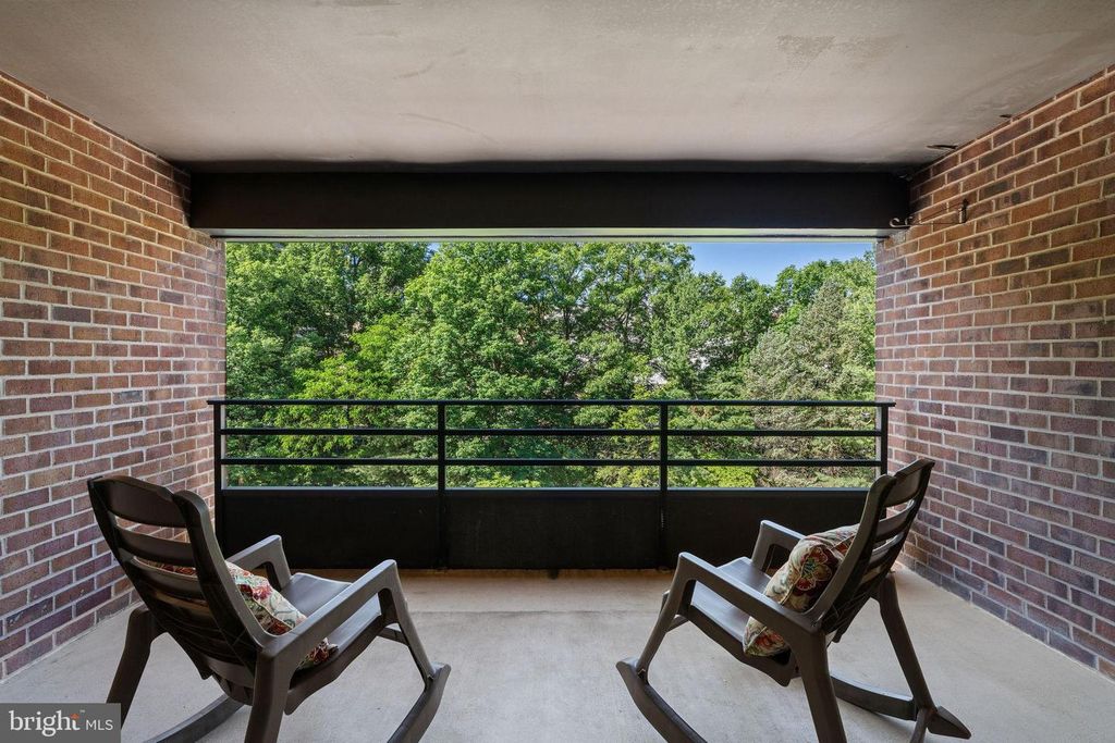 Image 24 of property listing at 3 SOUTHERLY CT #505, Towson, MD 21286