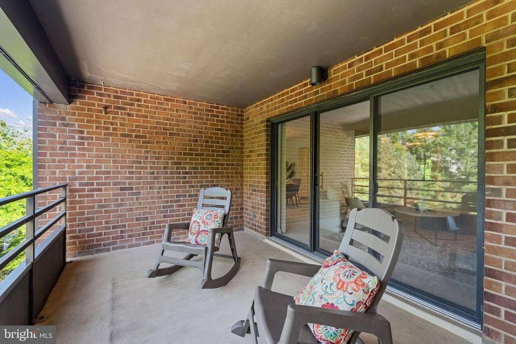 Image 25 of property listing at 3 SOUTHERLY CT #505, Towson, MD 21286