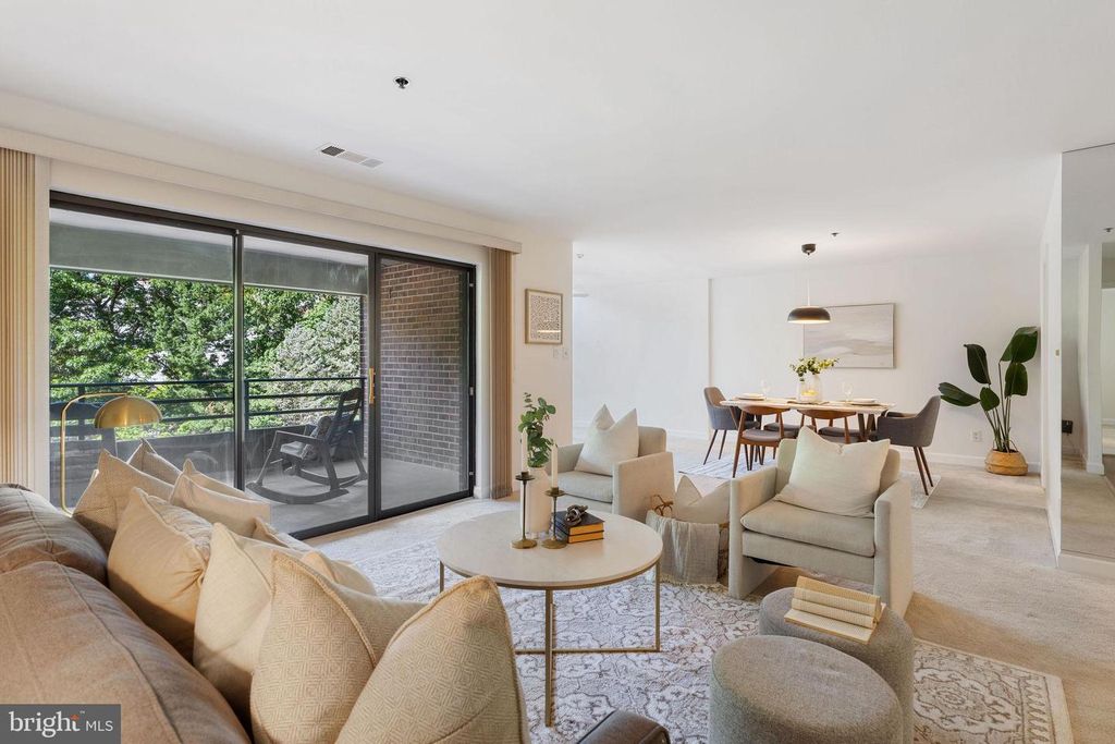 Image 6 of property listing at 3 SOUTHERLY CT #505, Towson, MD 21286