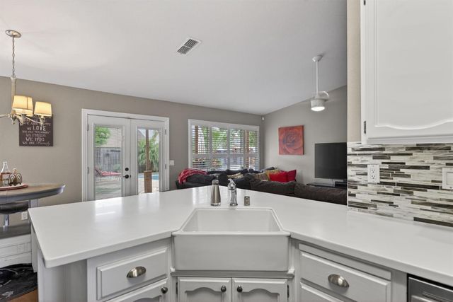 1231 Chablis Cir, Roseville, CA 95747