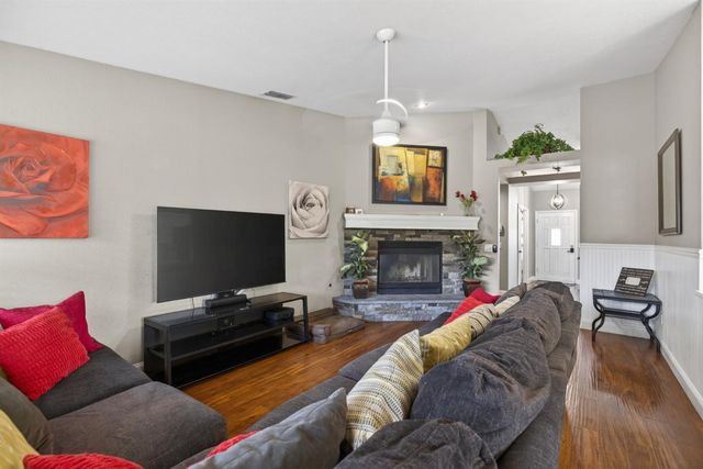 1231 Chablis Cir, Roseville, CA 95747