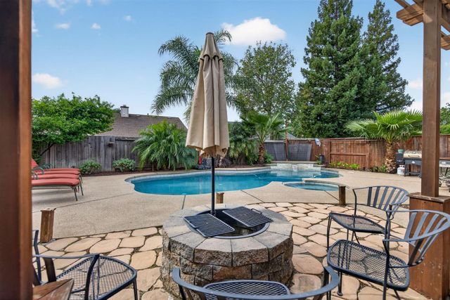 1231 Chablis Cir, Roseville, CA 95747