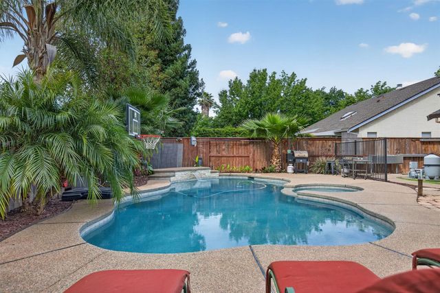 1231 Chablis Cir, Roseville, CA 95747