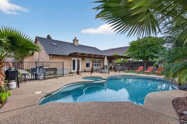 1231 Chablis Cir, Roseville, CA 95747