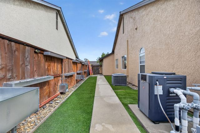 1231 Chablis Cir, Roseville, CA 95747