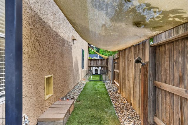 1231 Chablis Cir, Roseville, CA 95747