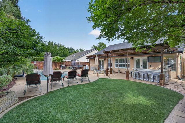 1231 Chablis Cir, Roseville, CA 95747