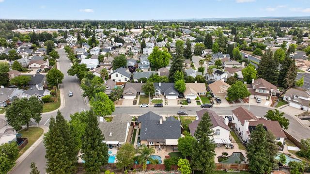 1231 Chablis Cir, Roseville, CA 95747