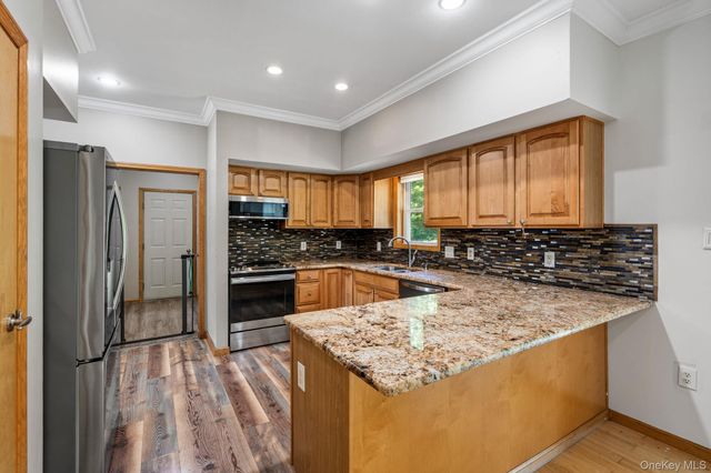 733 Lattintown Road, Milton, NY 12547