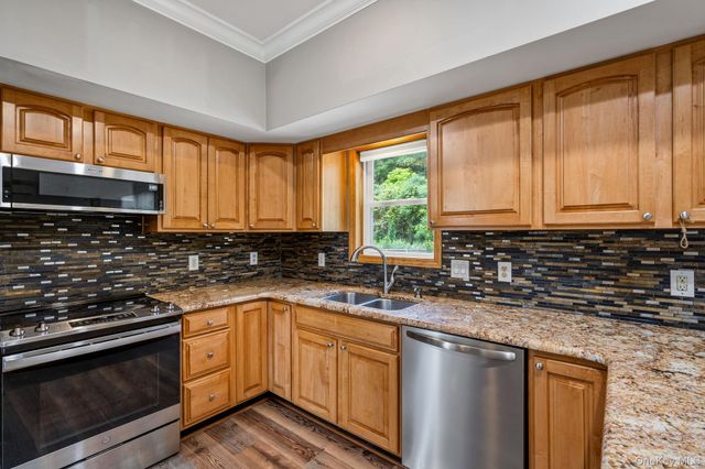 733 Lattintown Road, Milton, NY 12547