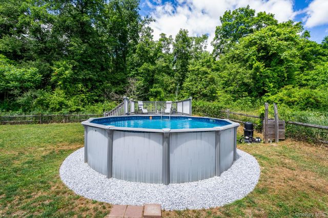 733 Lattintown Road, Milton, NY 12547