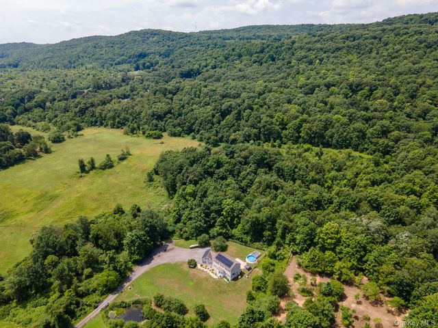 733 Lattintown Road, Milton, NY 12547