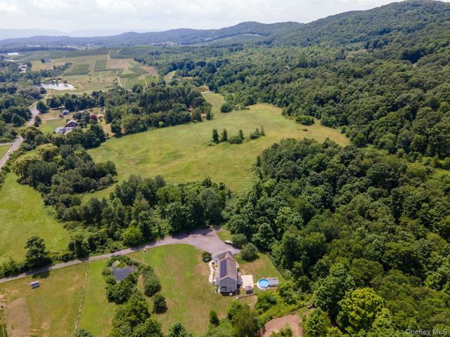 733 Lattintown Road, Milton, NY 12547