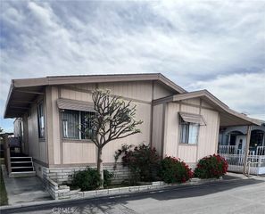 16707 Garfield Avenue 2008, Paramount, CA 90723