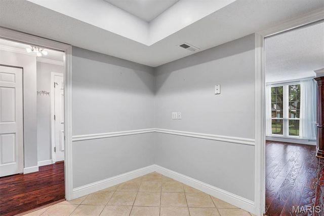 917 Claytonbrook Drive 1, Ballwin, MO 63011