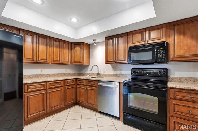 917 Claytonbrook Drive 1, Ballwin, MO 63011