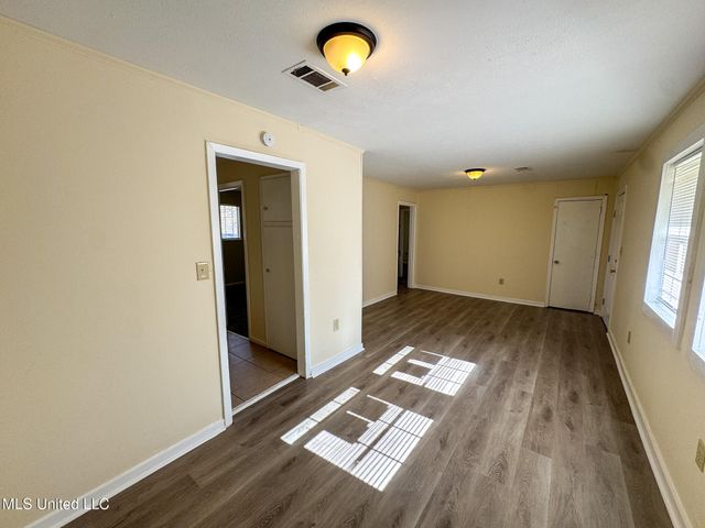 1326 Cadillac Drive, Jackson, MS 39213