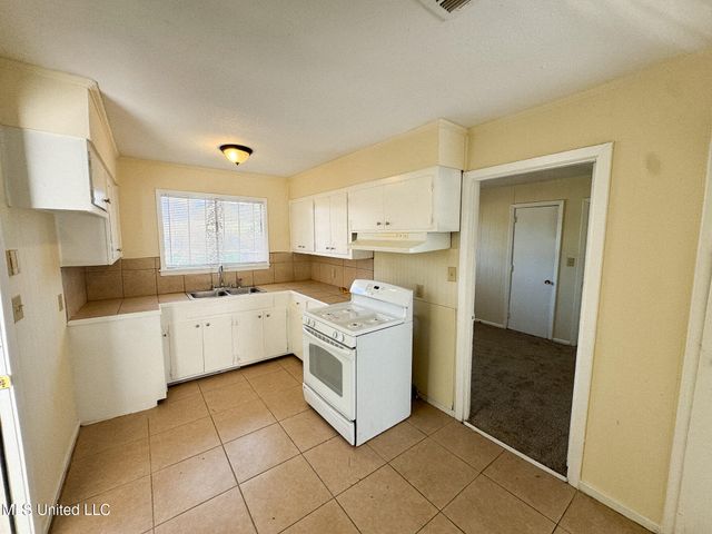 1326 Cadillac Drive, Jackson, MS 39213