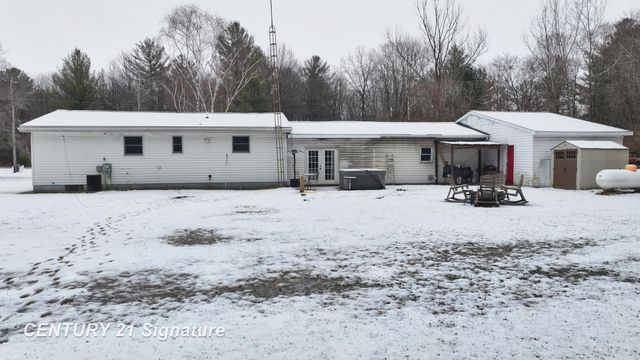 1620 S Fordney Road, Richland Twp, MI 48626