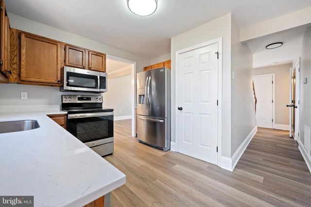 15689 PIKE TRL, Dumfries, VA 22025