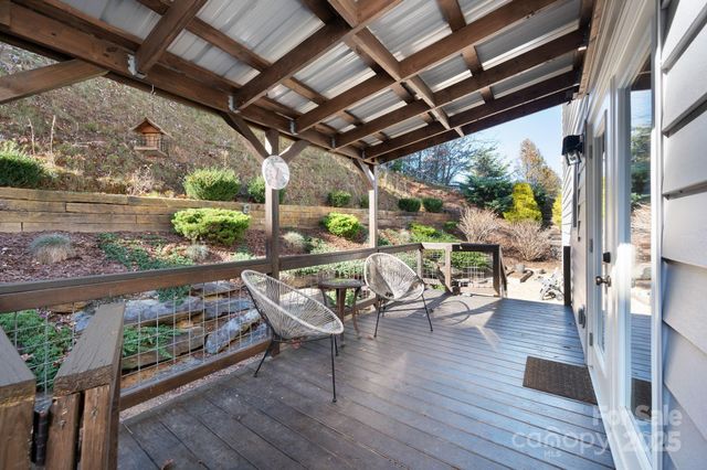 21 Moss Pink Place, Asheville, NC 28806