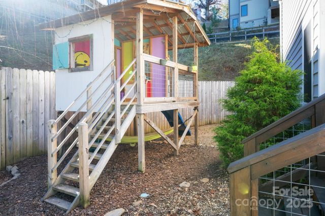 21 Moss Pink Place, Asheville, NC 28806