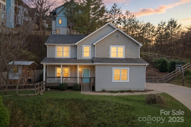 21 Moss Pink Place, Asheville, NC 28806