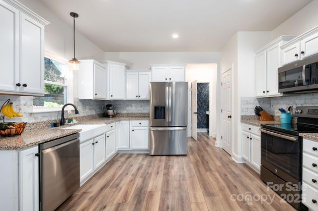 21 Moss Pink Place, Asheville, NC 28806