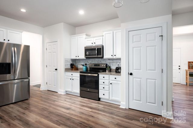 21 Moss Pink Place, Asheville, NC 28806