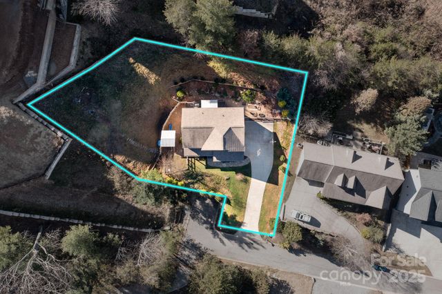 21 Moss Pink Place, Asheville, NC 28806