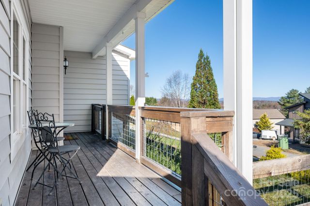 21 Moss Pink Place, Asheville, NC 28806