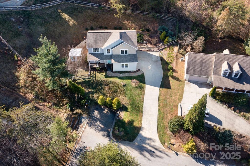 21 Moss Pink Place, Asheville, NC 28806