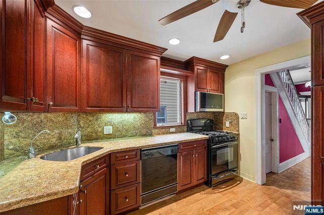 35 Park Avenue, Dumont, NJ 07628