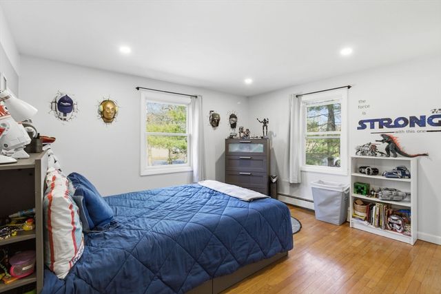 38 White Oak Trl, Barnstable, MA 02632