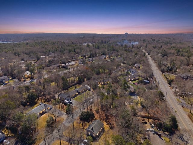 38 White Oak Trl, Barnstable, MA 02632