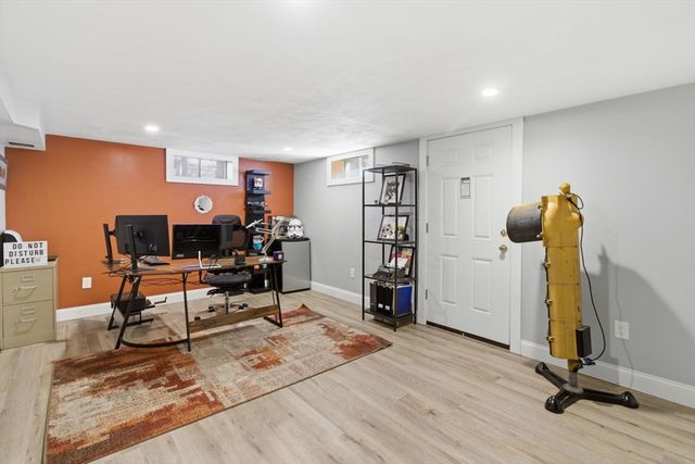 38 White Oak Trl, Barnstable, MA 02632