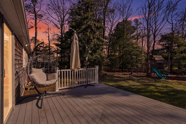 38 White Oak Trl, Barnstable, MA 02632