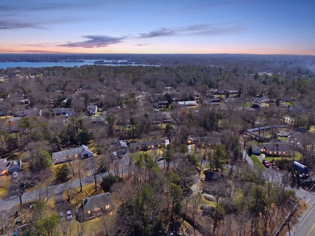 38 White Oak Trl, Barnstable, MA 02632