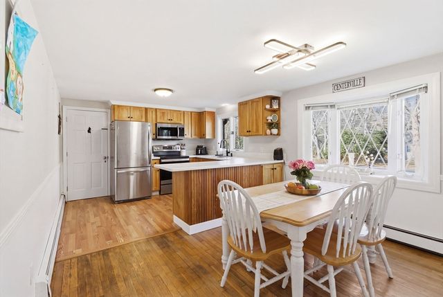 38 White Oak Trl, Barnstable, MA 02632