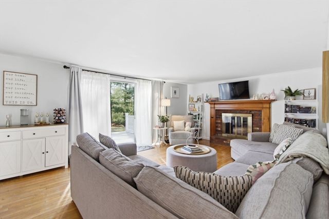 38 White Oak Trl, Barnstable, MA 02632